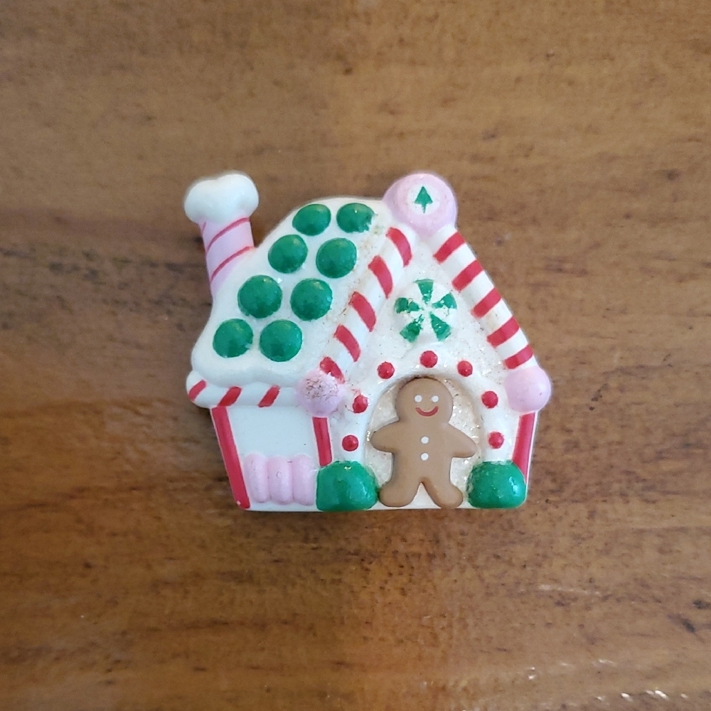 1990 Hallmark Festive Gingerbread House Brooch